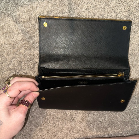 Prada Black Continental Wallet Saffiano Leather Black & Gold - Picture 2 of 8